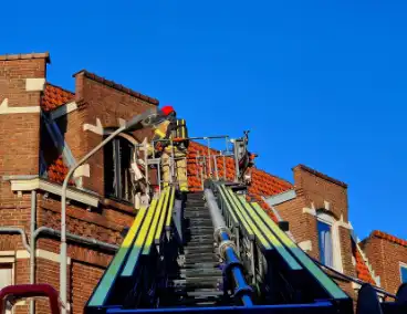 Woning uitgebrand ondanks grote inzet brandweerlieden