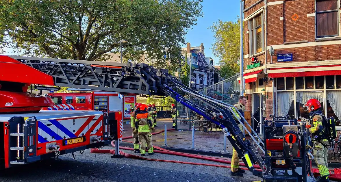 Woning uitgebrand ondanks grote inzet brandweerlieden - Foto 3