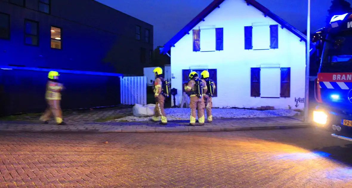 Rook uit kachel aangezien voor mogelijke woningbrand - Foto 1