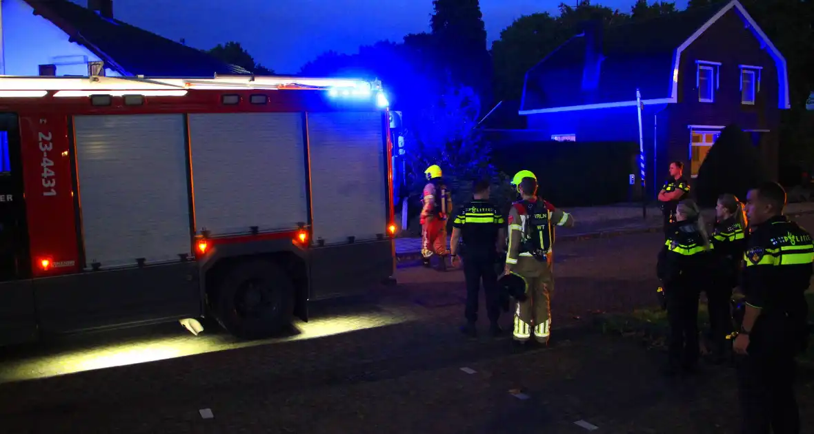 Rook uit kachel aangezien voor mogelijke woningbrand - Foto 5