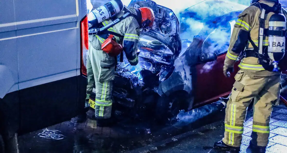 Auto uitgebrand, geen slachtoffers - Foto 4