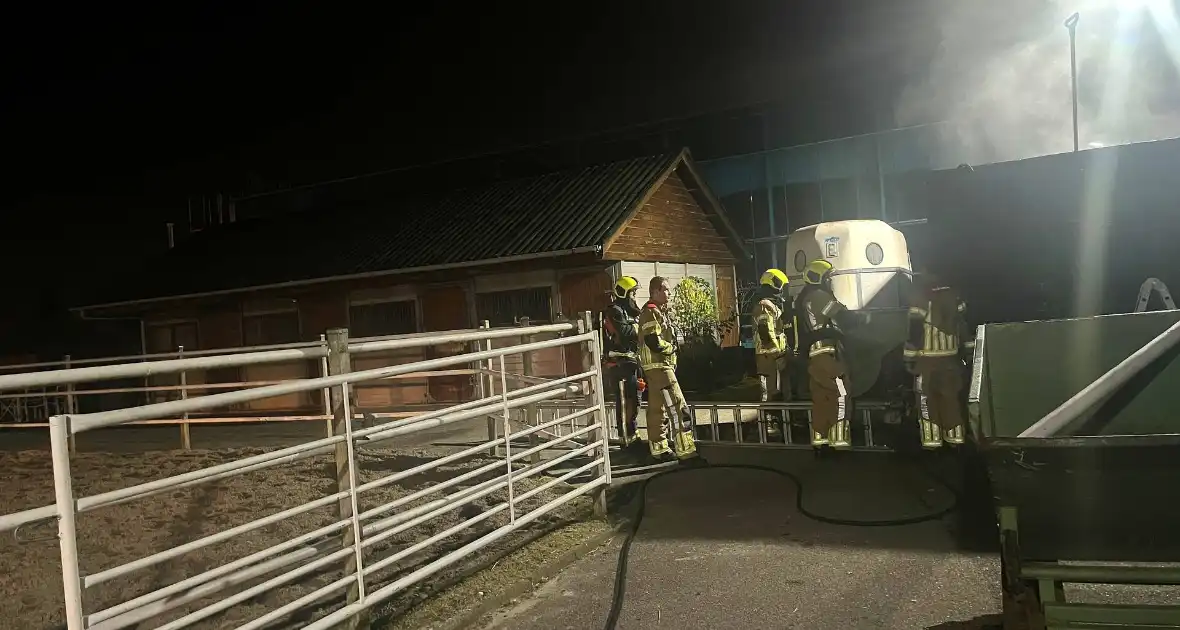 Politie ontdekt brandende container met mest - Foto 1