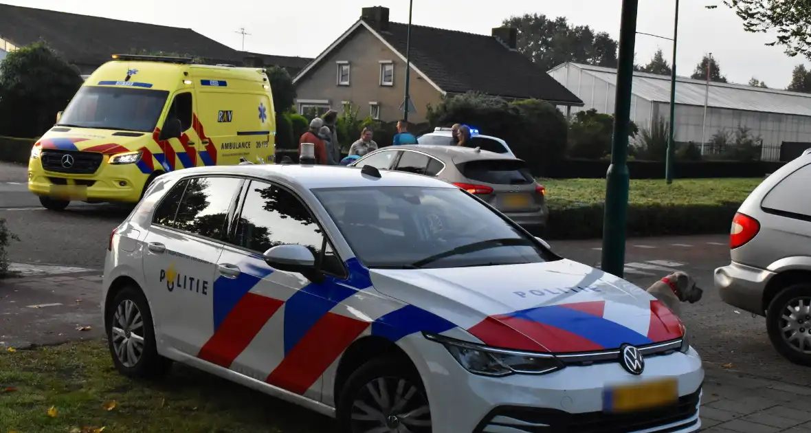 Fietser en auto betrokken bij ongeval - Foto 4