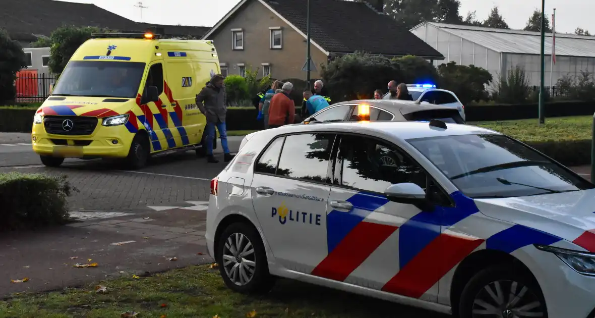 Fietser en auto betrokken bij ongeval - Foto 5