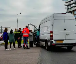 Man naar ziekenhuis na verkeersongeval