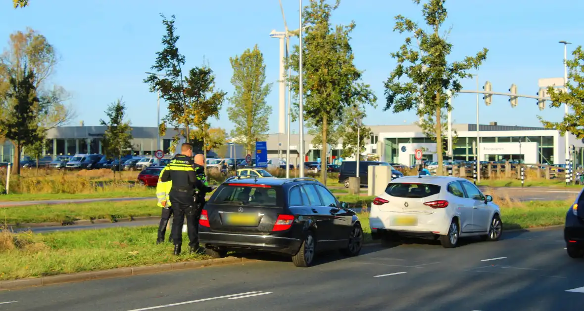 Drie voertuigen beschadigd bij kettingbotsing - Foto 4