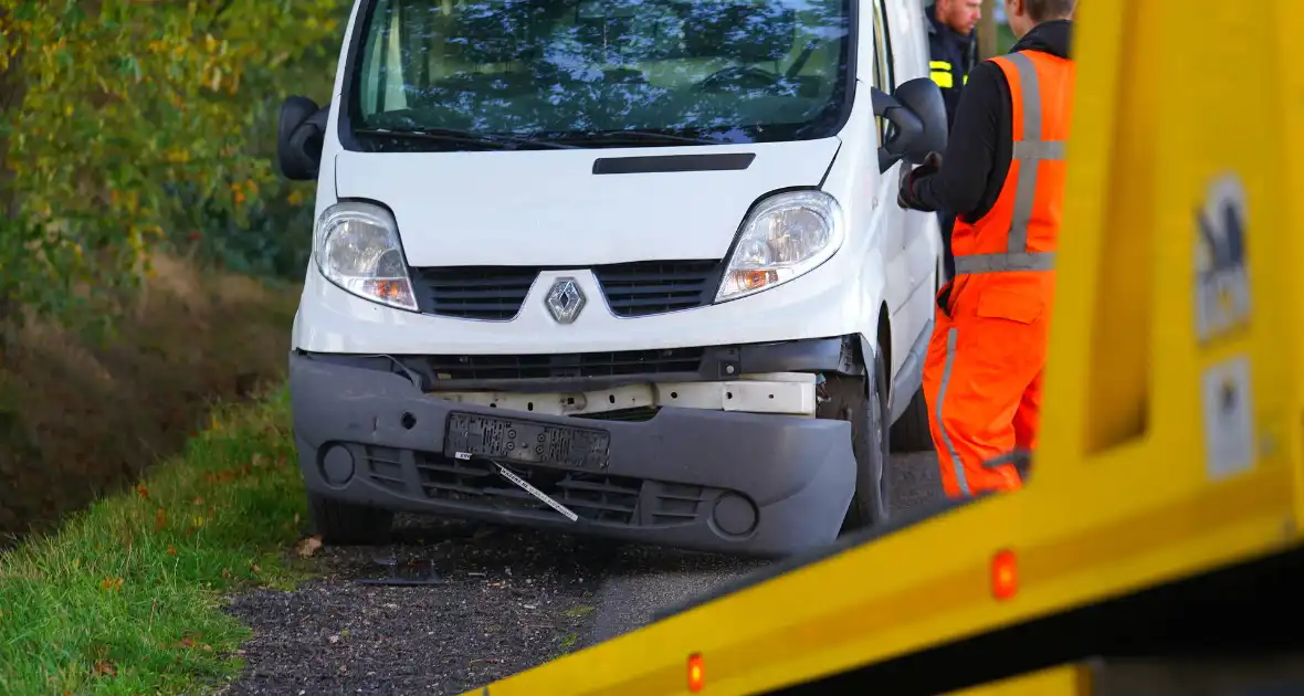 Uitwijkmanoeuvre voor trekker zorgt voor kop-staartbotsing in Ubbena - Foto 1