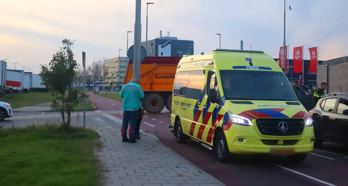 Brommerrijder geschept door afslaande automobilist - Foto 5