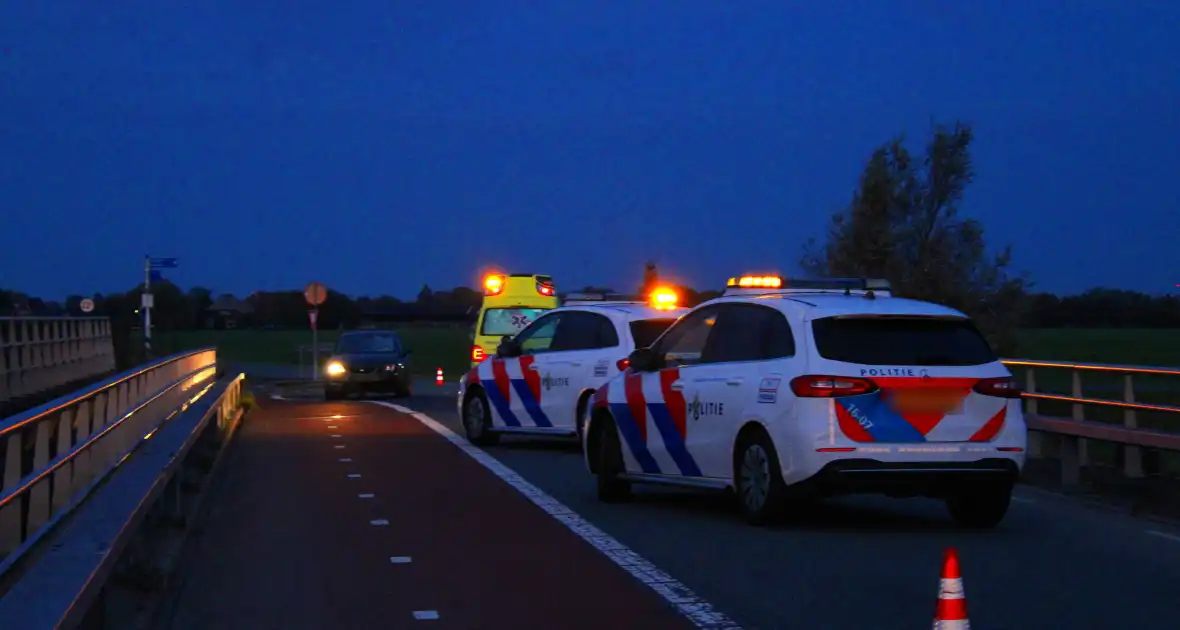 Veel schade bij aanrijding met brommer - Foto 1