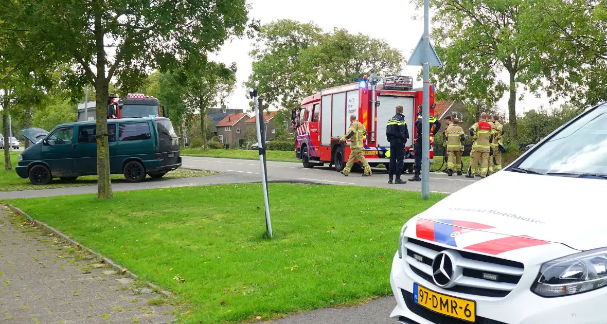 Brand in bestelbus tijden het rijden - Foto 1