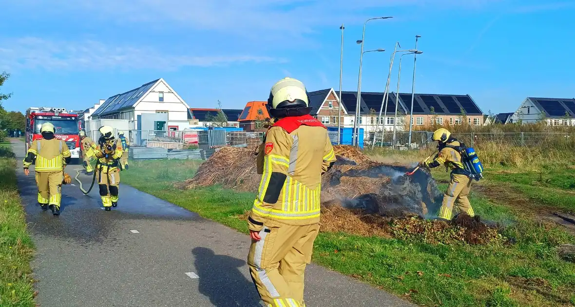 Fikse rookontwikkeling bij brand in maaiafval - Foto 2