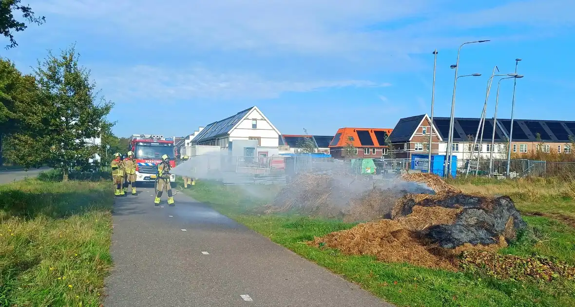 Fikse rookontwikkeling bij brand in maaiafval - Foto 3