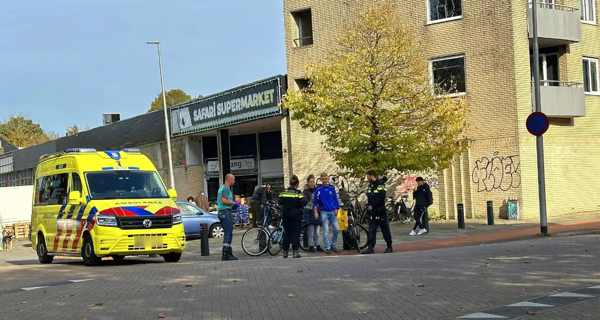 Twee fietser door onbekende oorzaak met elkaar in botsing - Foto 1