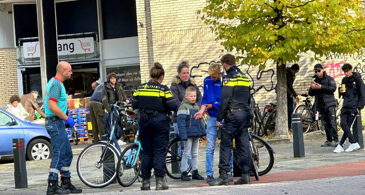 Twee fietser door onbekende oorzaak met elkaar in botsing - Foto 2