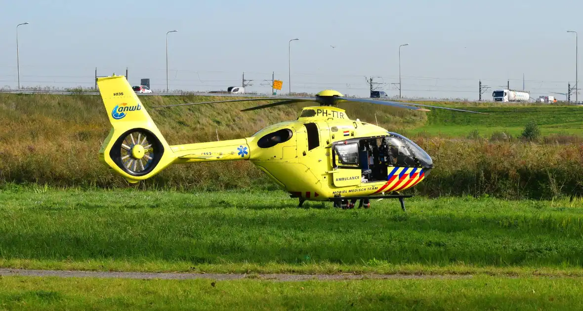 Traumateam ondersteunt ambulancepersoneel - Foto 4