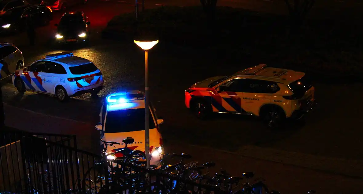 Hulpdiensten ingezet voor mogelijk steekincident - Foto 4