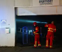 Brand in een gebouw bij een fabriek