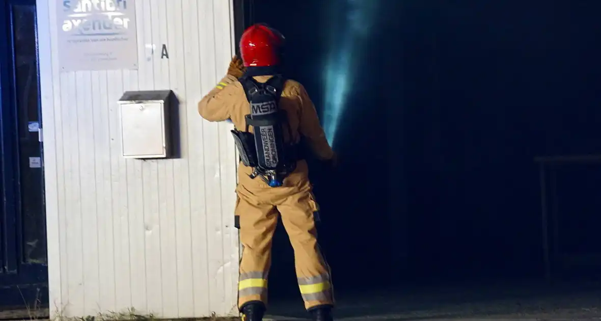 Brand in een gebouw bij een fabriek - Foto 2