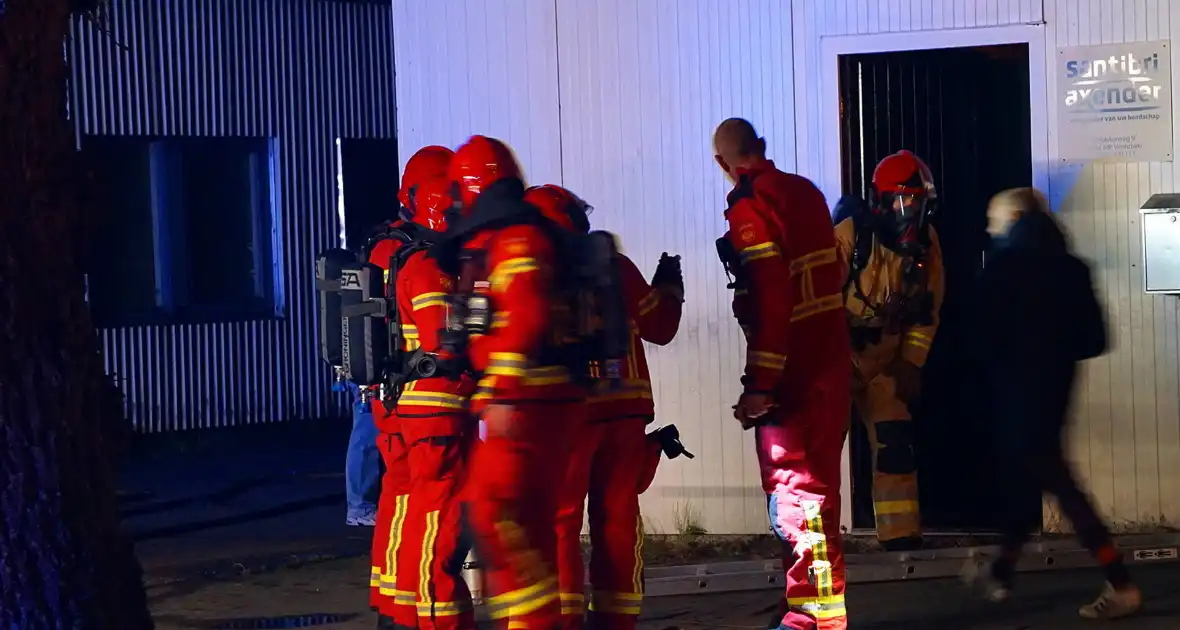 Brand in een gebouw bij een fabriek - Foto 5