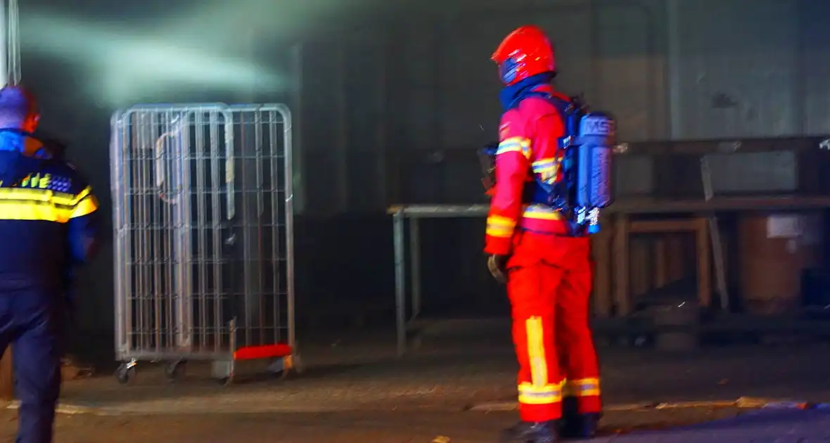 Brand in een gebouw bij een fabriek - Foto 6