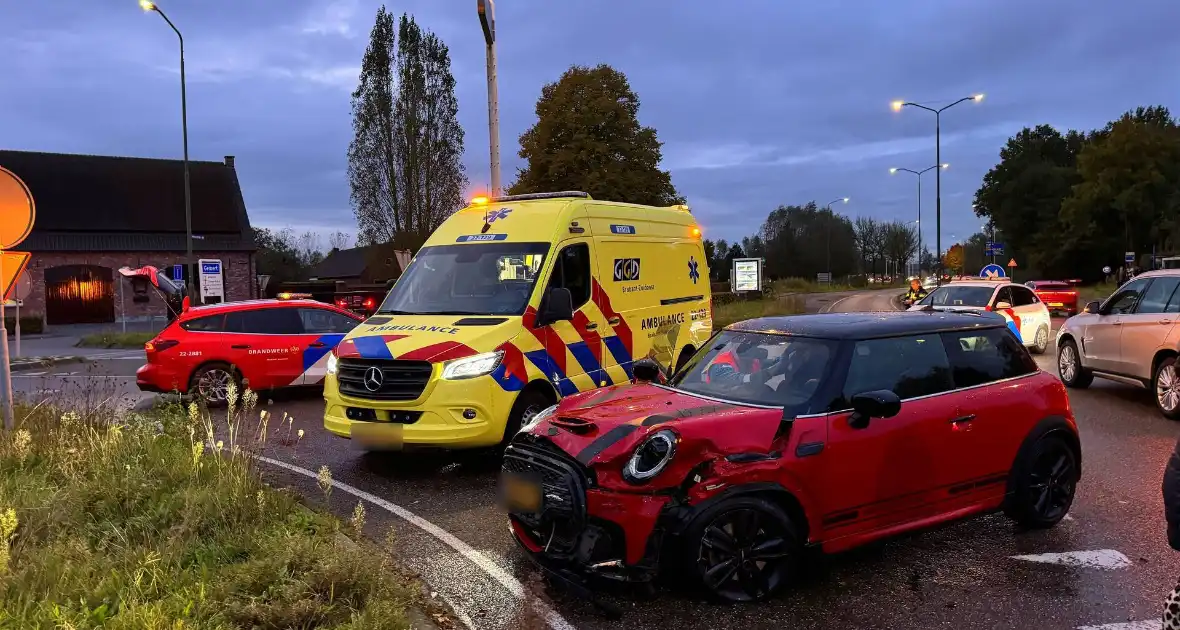 Ongeval veroorzaakt door misverstand bij afslaan - Foto 1