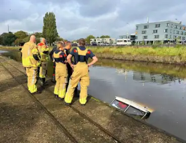 Man verdwijnt na motorpech, boot zinkt gedeeltelijk