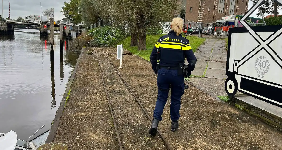 Man verdwijnt na motorpech, boot zinkt gedeeltelijk - Foto 3