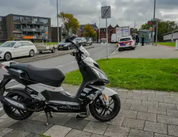 Scooterrijder gewond na ongeval met bakwagen