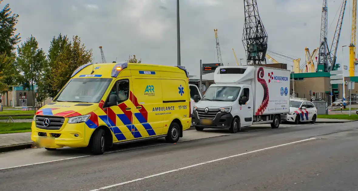 Scooterrijder gewond na ongeval met bakwagen - Foto 2