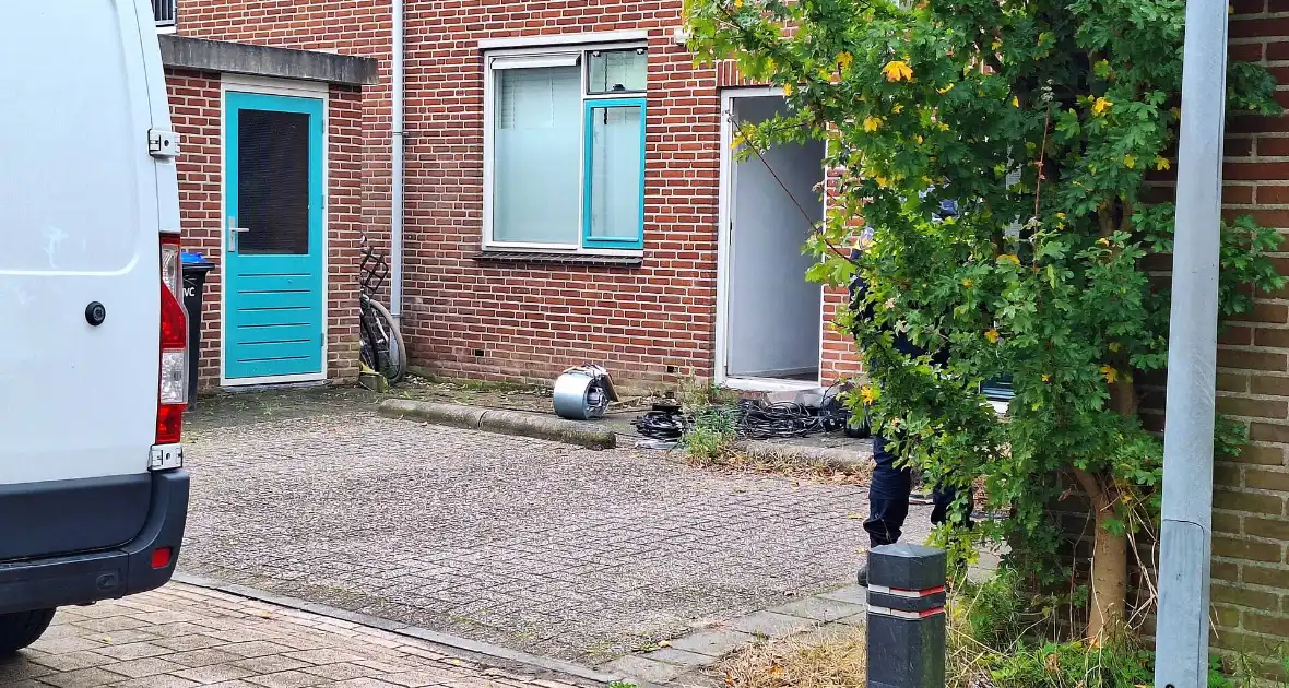 Lege hennepkwekerij aangetroffen in woning - Foto 3