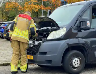 Brand in bestelbus snel onder controle door alertheid bestuurder