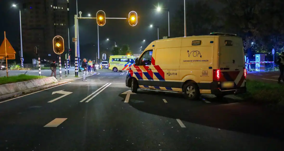 Twee scooterrijders zwaargewond bij aanrijding - Foto 5