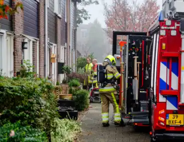 Houtkachel veroorzaakt rookontwikkeling in woning