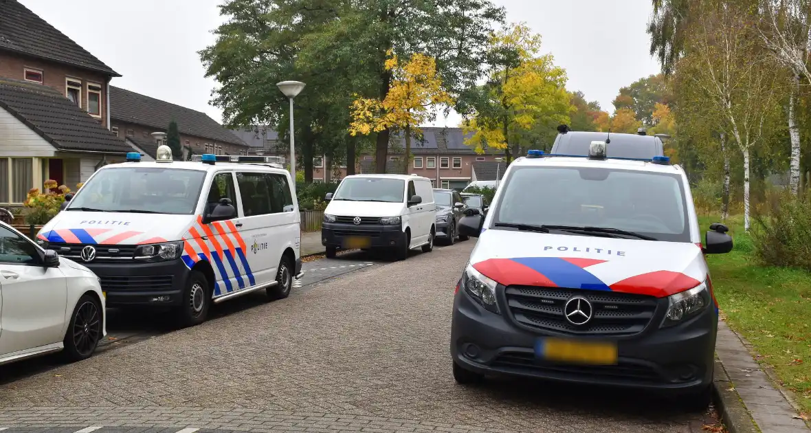 Politie doet onderzoek naar de toedracht van explosie in woning - Foto 3