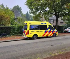 Ongeluk op fietspad door gladde bladeren