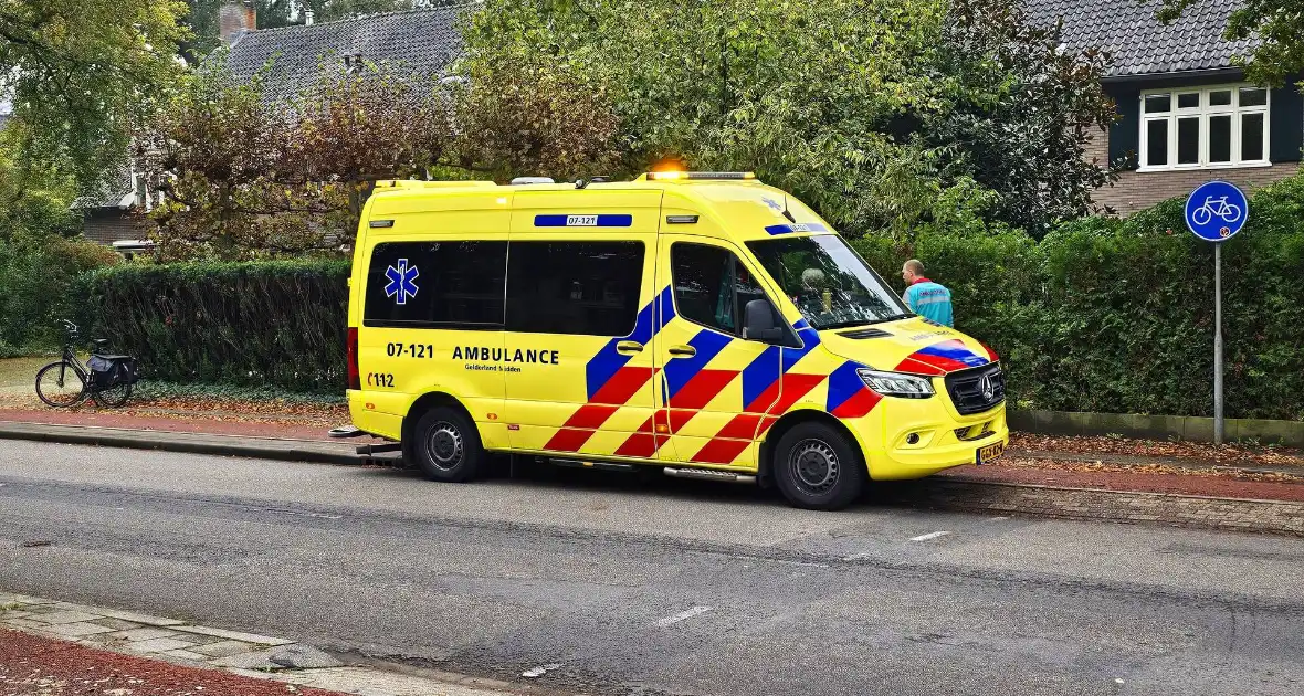 Ongeluk op fietspad door gladde bladeren - Foto 3