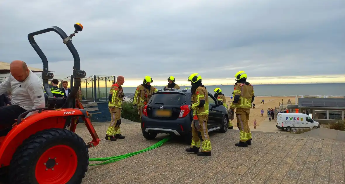 Automobiliste probeert trap af te rijden - Foto 2