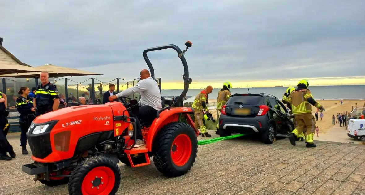 Bruiloft gast probeert trap af te rijden - Foto 3