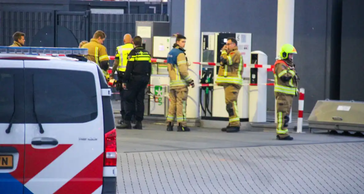 Tankstation afgezet vanwege gaslek bij pomp - Foto 6