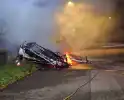 Caravan volledig uitgebrand langs weg