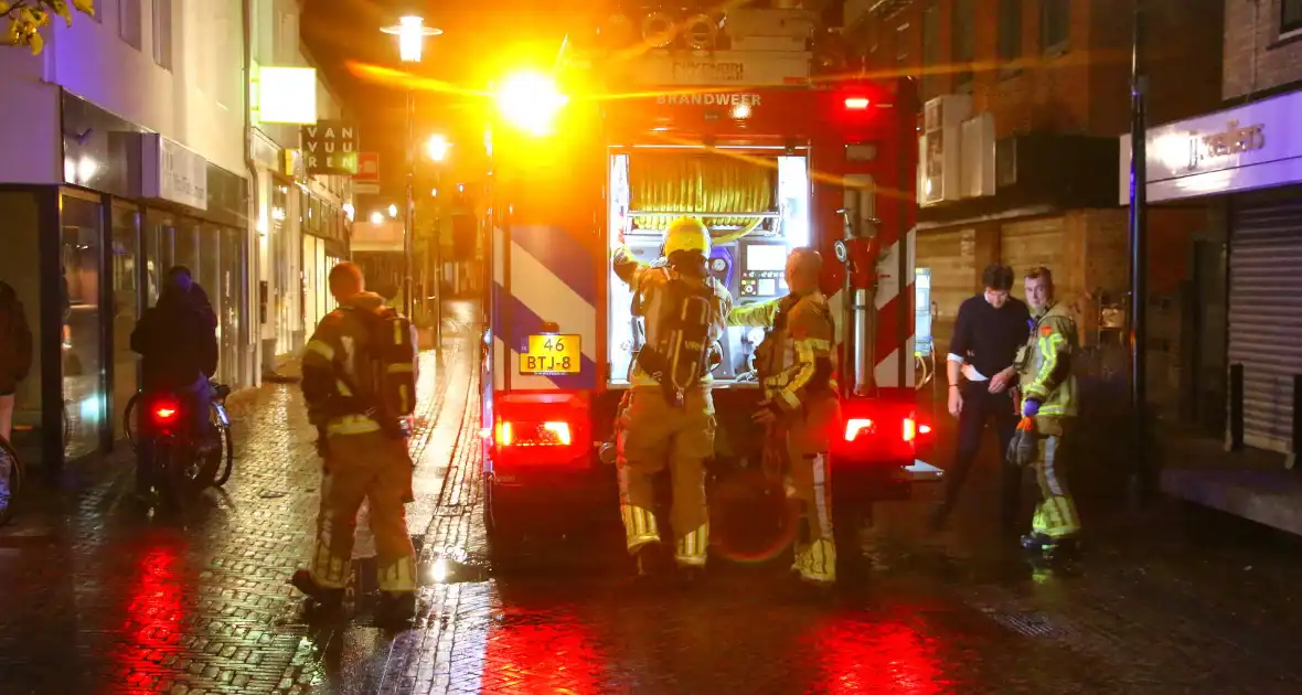 Problemen met elektriciteit zorgt voor brandweer inzet - Foto 7