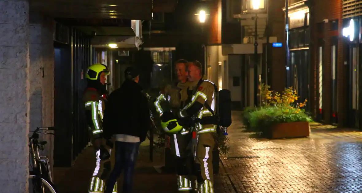 Problemen met elektriciteit zorgt voor brandweer inzet - Foto 8