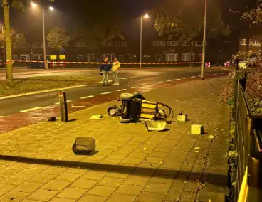 Bestuurder laat zwaargewonde scootmobieler achter