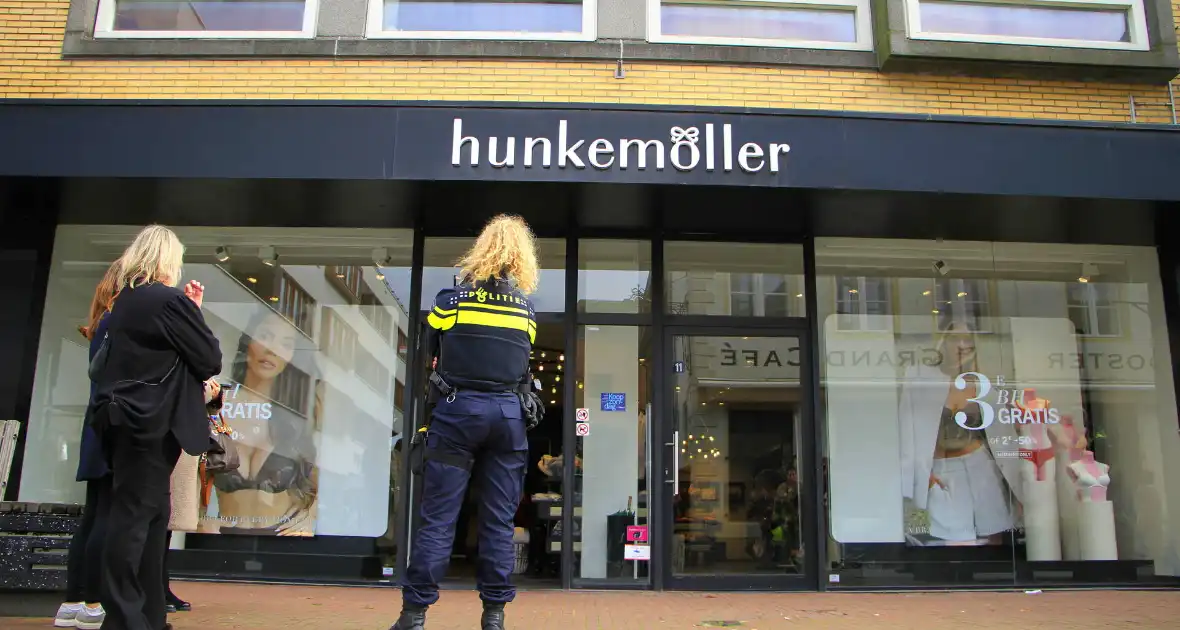 Lingeriewinkel ontruimd wegens gaslucht - Foto 1