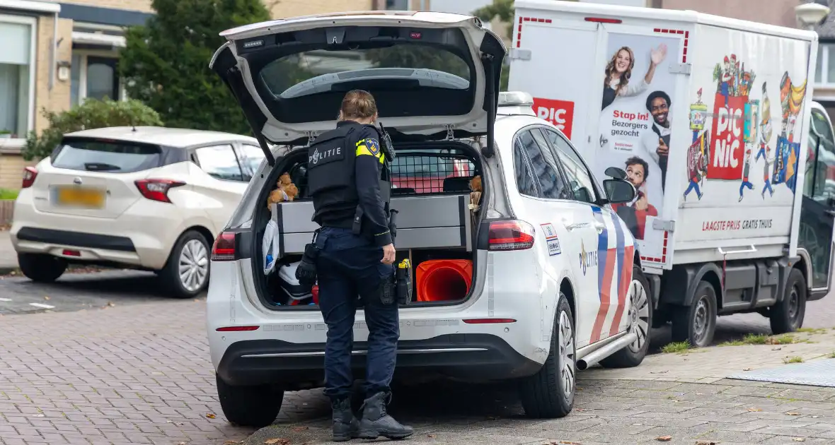 Man aangehouden na conflict bij woning, voertuig doorzocht op mogelijk vuurwapen - Foto 2