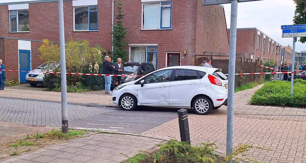 Zwaargewonden bij ongeval in woonwijk - Foto 2