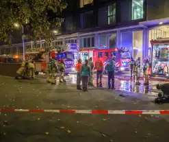 Bewoners op straat door grote brand in appartement