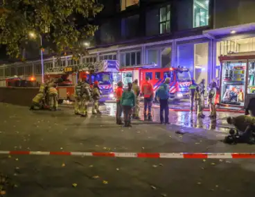 Bewoners op straat door grote brand in appartement