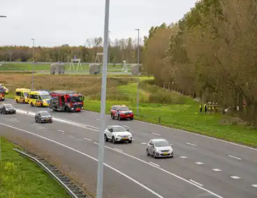 Traumahelikopter landt op snelweg bij ongeval