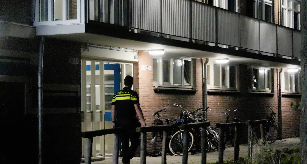 Agent gebeten na waarschuwen bij brand - Foto 6